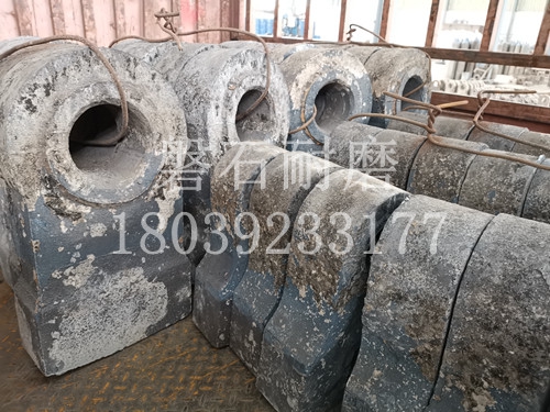 甘肅平?jīng)銎扑闄C(jī)錘頭用什么材質(zhì)好？